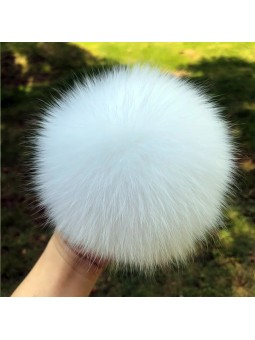 Bambule na čepici liška